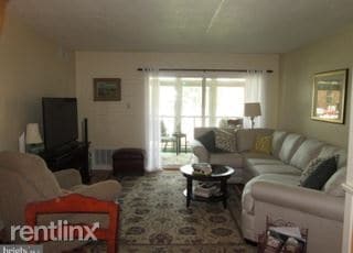 Building Photo - 4700 Linden Knoll Dr