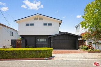 Building Photo - 117 Ocean Way
