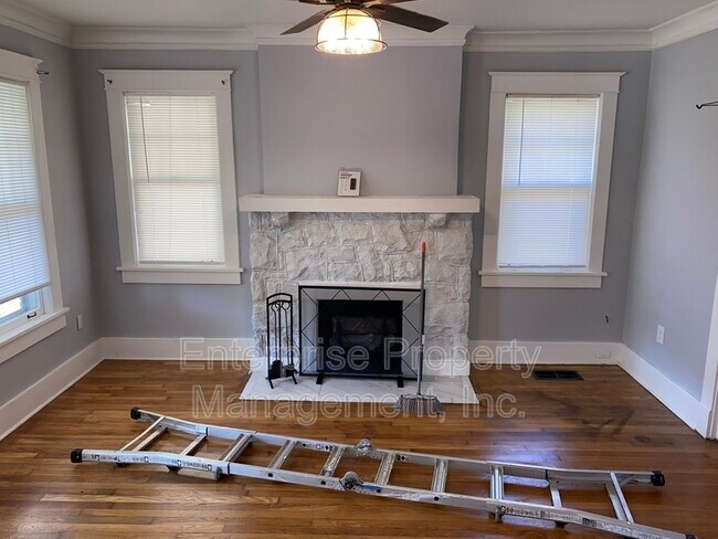 Building Photo - 414 N Willett St