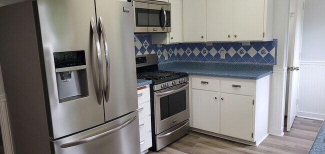 Building Photo - 613 Kriedeman Dr