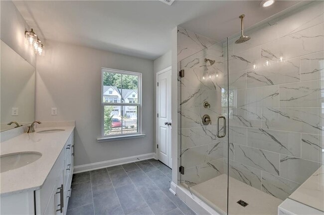 Building Photo - 400 Renwood Trl