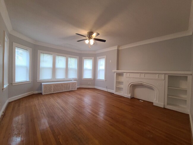 Living Room - 8815 S Justine St