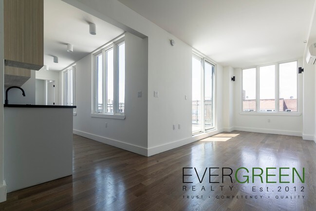 Foto del edificio - 323 E 19th St