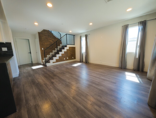 Living Room - 5640 Craner Ave