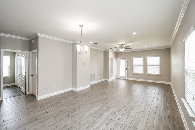 Foto del edificio - 10070 Kit Fox Pkwy