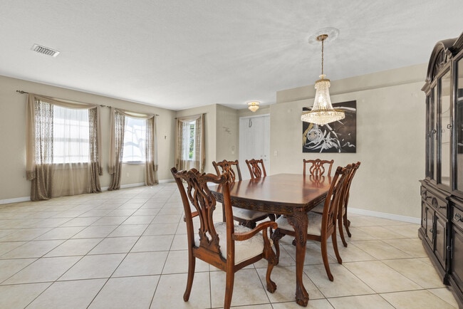 Foto del edificio - 1500 Running Oak Ln