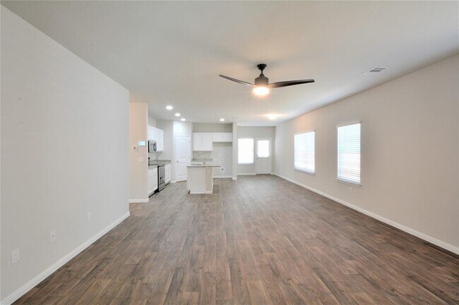 Building Photo - 213 Purple Mountain Dr