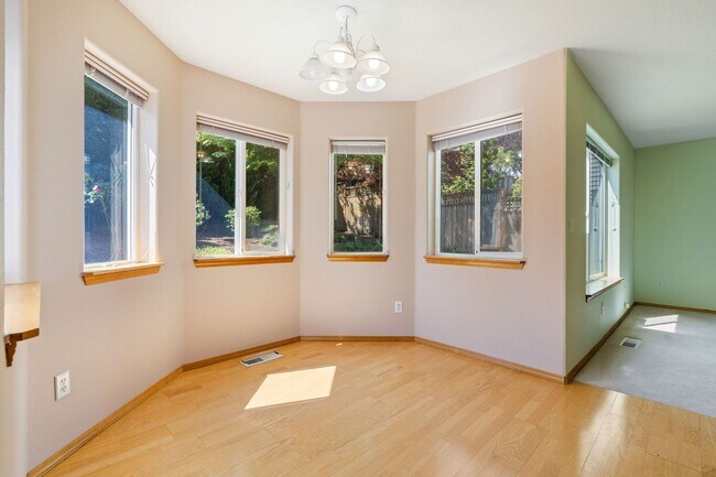 Building Photo - Sexton Mountain - 3 Bed, 2.5 Bath Home!