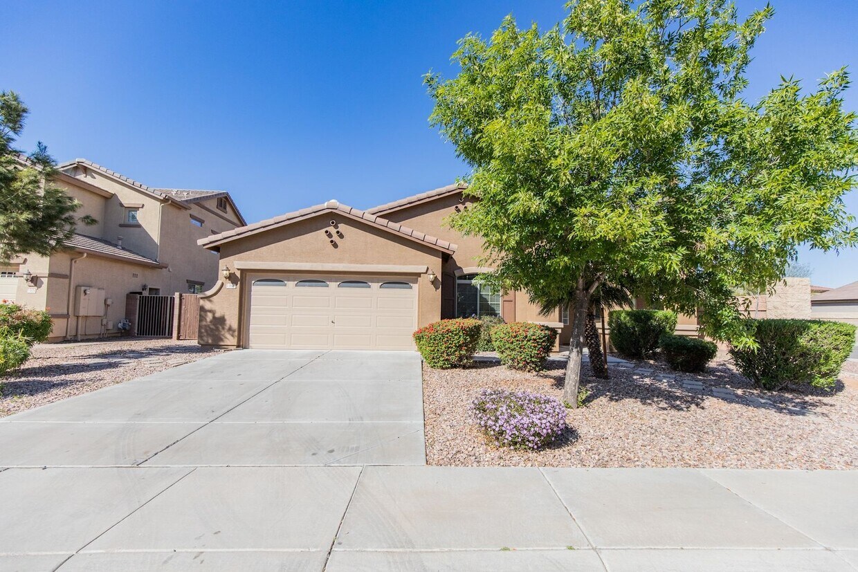 Primary Photo - Beautiful upgraded single story with 4 bed...