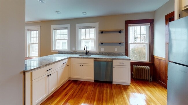 Building Photo - 65-67 Sterling St