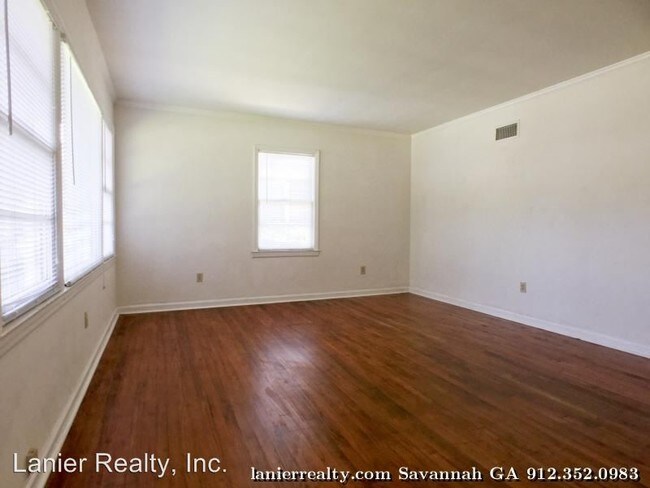Building Photo - 3 br, 1 bath House - 1423 E 40th St
