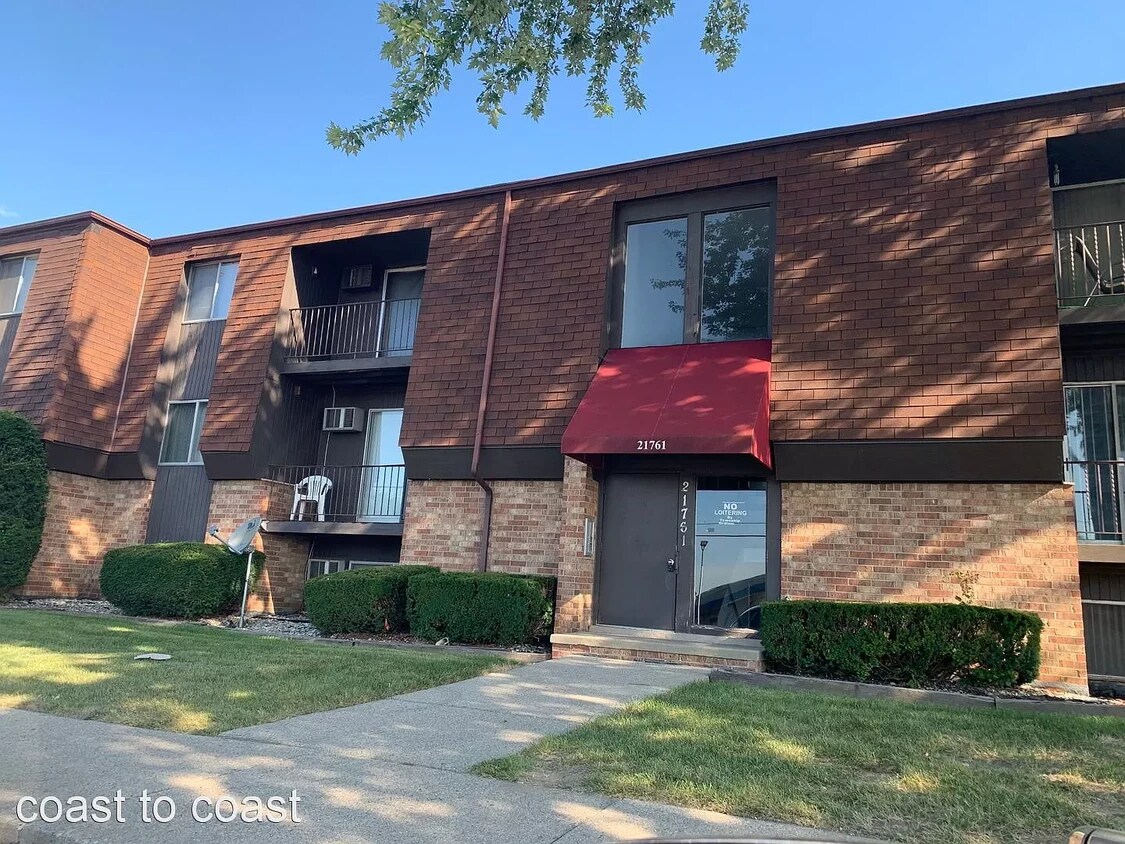 21741 Hillside Dr Unit 2D, Clinton Township, MI 48035 Condo for Rent