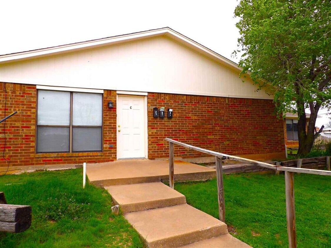 1003 NW 50th St, Lawton, OK 73505 Townhome Rentals in Lawton OK