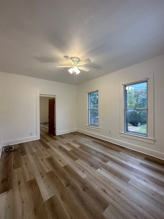 Foto del edificio - 1404 Grove St