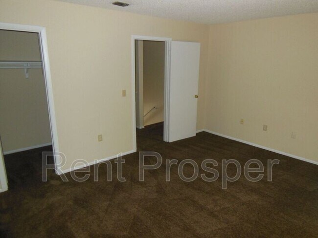 Building Photo - 4265 S Semoran Blvd