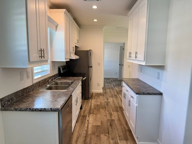 Foto del edificio - 956 N Colonial Cir