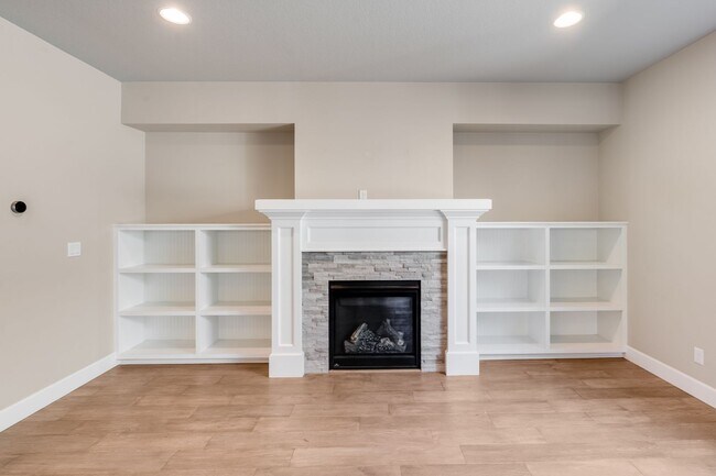 Building Photo - Beautiful 4 Bed, 3 Bath Rental Home in She...
