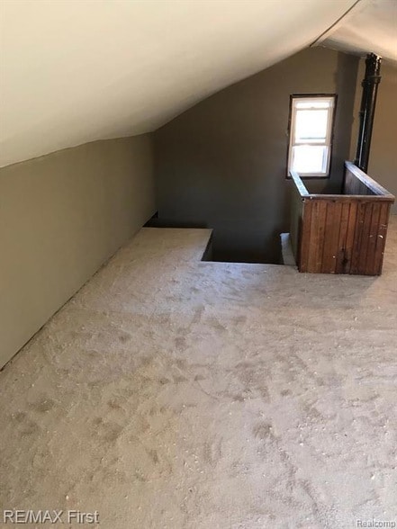 Building Photo - 13934 Montrose St