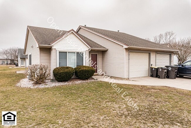 Building Photo - 1515/1517 Flagstone Dr.