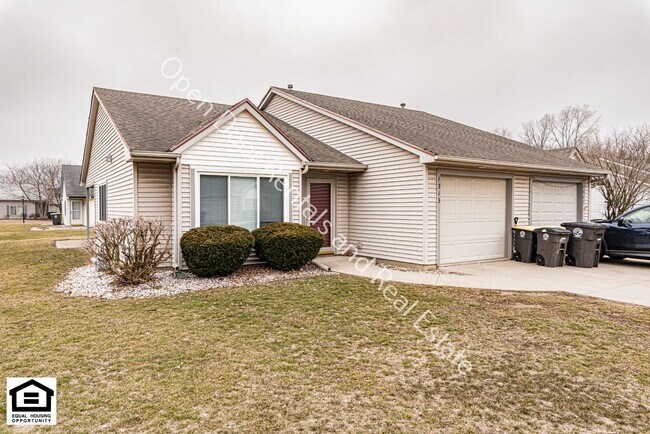 Foto del edificio - Fort Wayne Rising 1515/1517 Flagstone Dr.