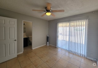 Building Photo - 210 S Alandale Pl