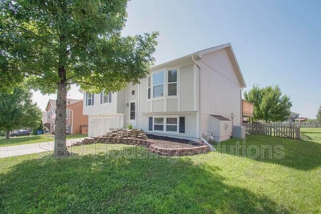 Building Photo - 1013 Bob White Ln