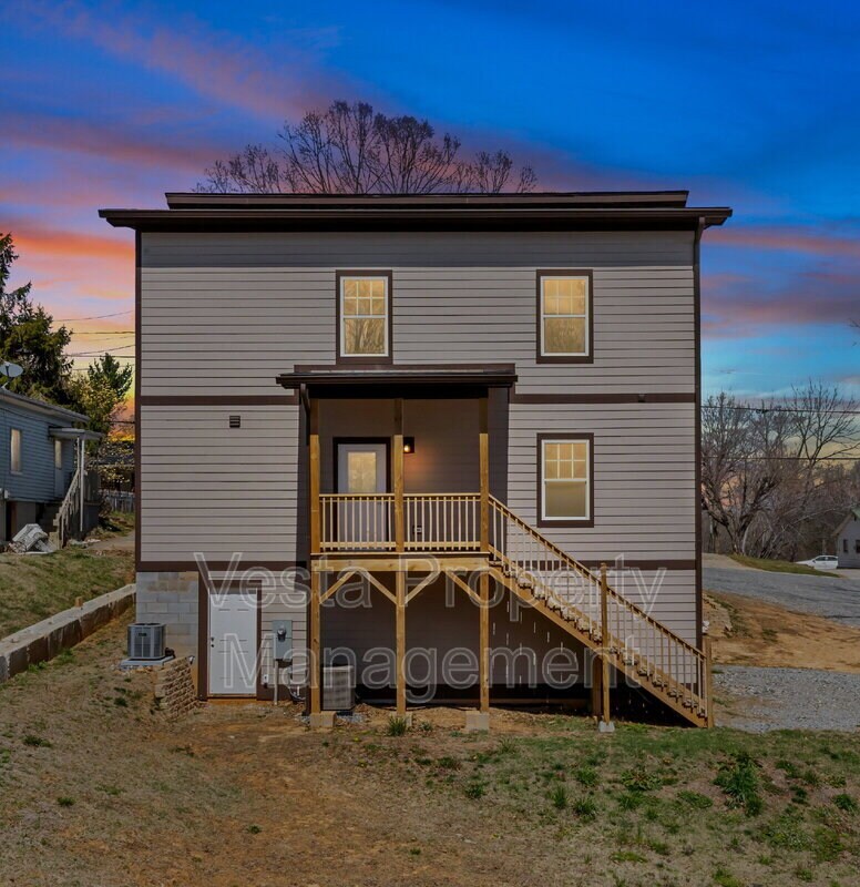 Foto principal - 514 Deaverview Rd