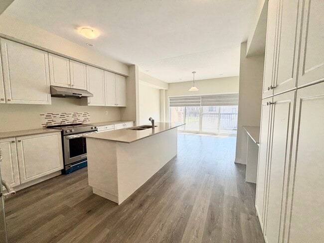 Building Photo - 185 Bedrock Dr