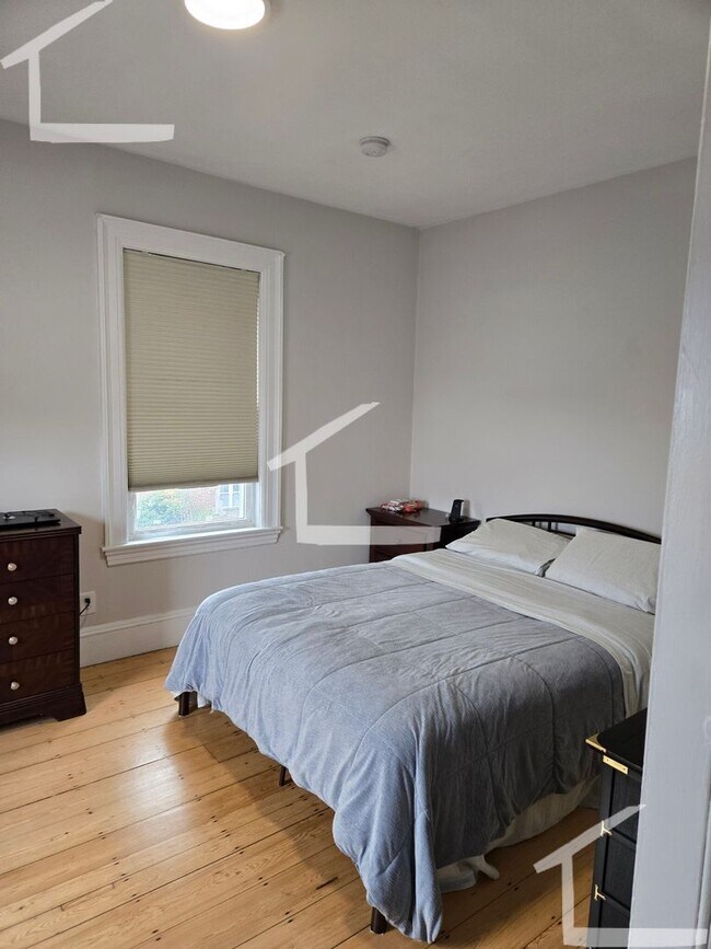 Foto del edificio - HOT WATERTOWN LISTING!!!!!