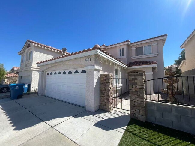 Building Photo - Beautiful two-story single house