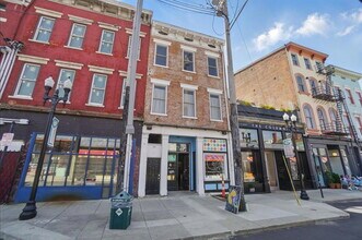 Building Photo - 107 W Elder St