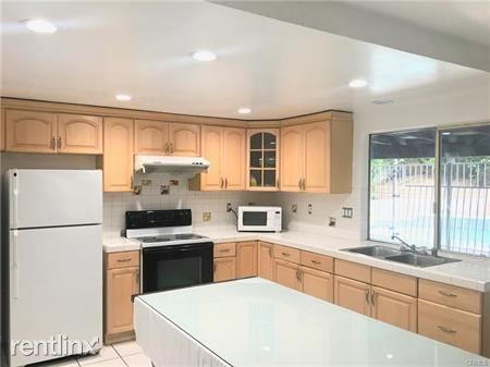 Foto principal - 5 br, 3 bath House - 18637 Lassen St