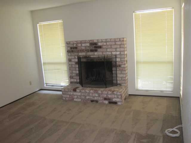 Building Photo - 1124 Lillian Dr