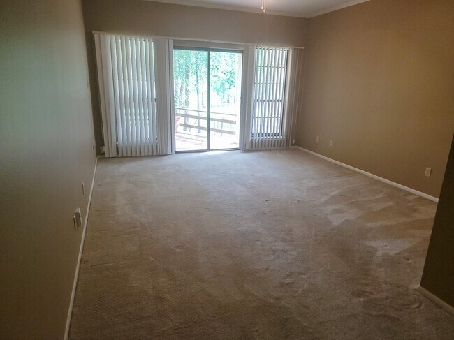 Foto del edificio - 813 River Oaks Dr