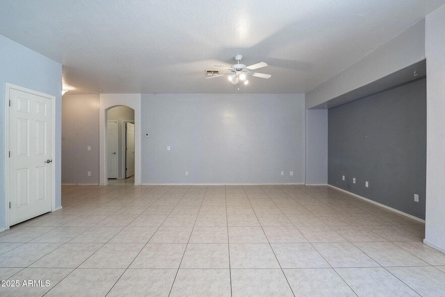 Foto del edificio - 4618 W Cottontail Rd
