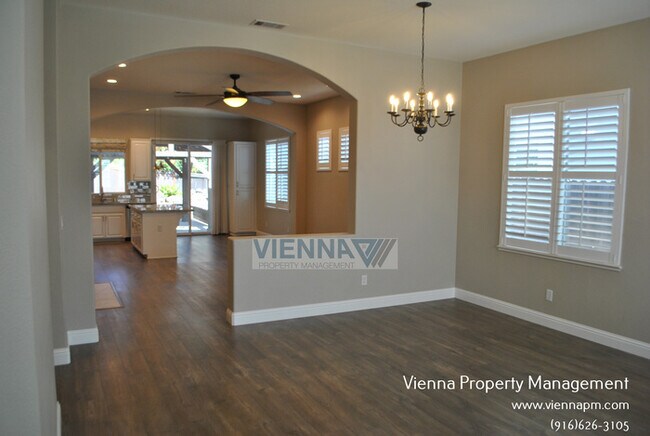 Foto del edificio - Gorgeous Rocklin Home in a great location