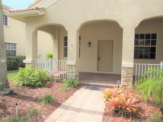 Foto del edificio - 3851 Falcon Ridge Cir