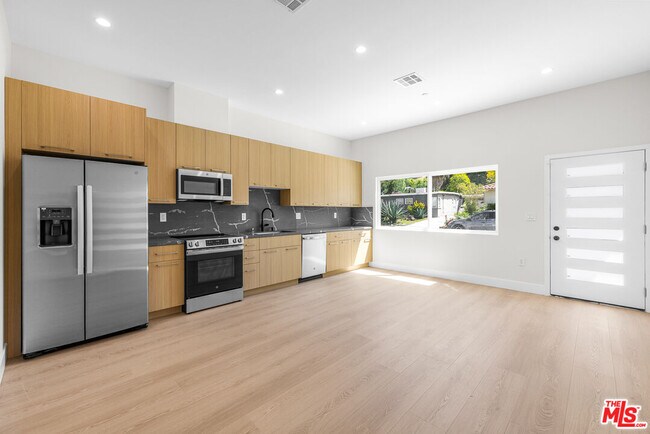 Foto del edificio - 5127 Don Pio Dr