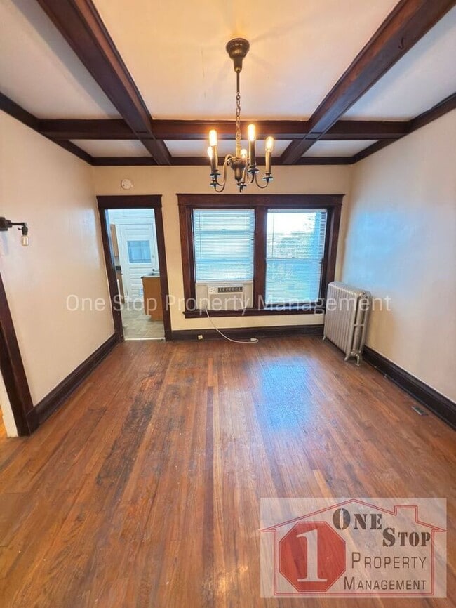 Building Photo - Historic 2 Bedroom, 1 Bathroom Unit in Mid...