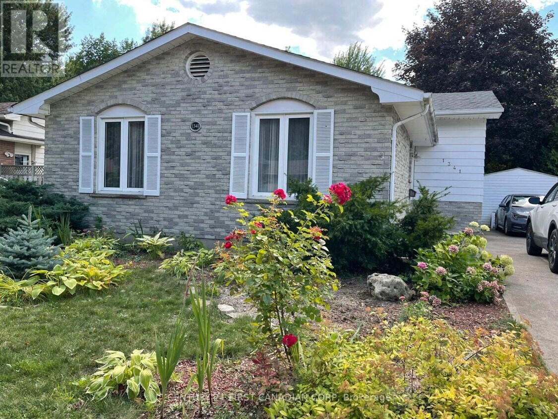 Primary Photo - 1341 Aldersbrook Rd