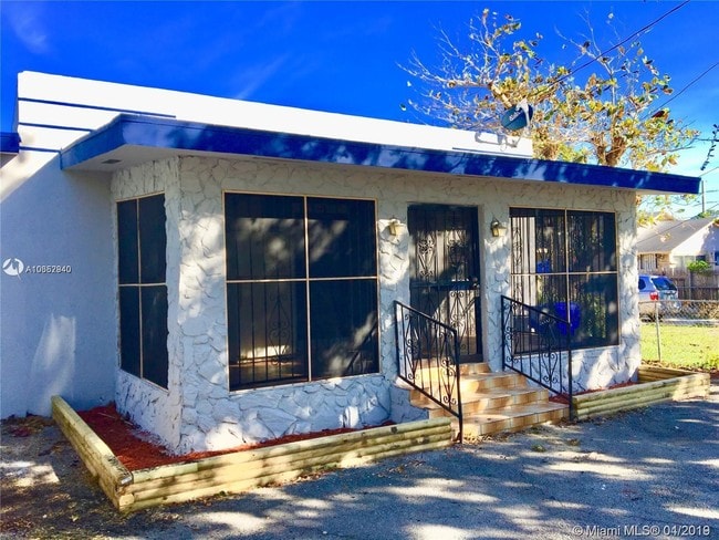 Building Photo - 401 NW 40th St