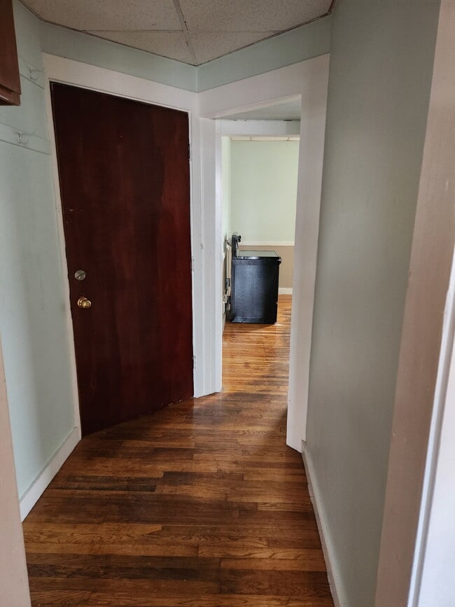 Building Photo - Charming Studio Apartment in the Heart of Nashua - Perfect for City Living!