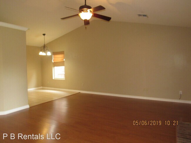 Building Photo - 3 br, 2 bath House - 4408 SW Rolling Hills...