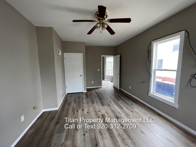 Foto del edificio - 757 Woodland Ave