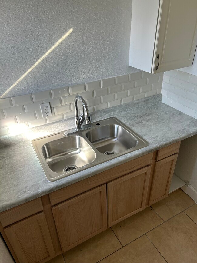 Foto del edificio - 439 Barbara Jenkins St