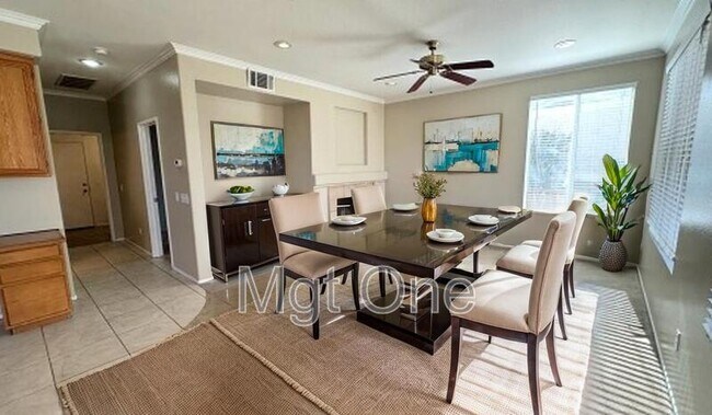 Foto del edificio - 8431 Newburgh St