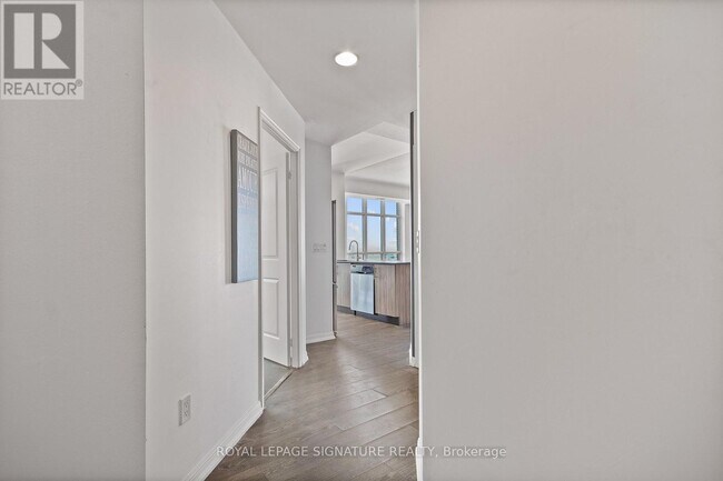 Photo du bâtiment - 65 E Liberty St
