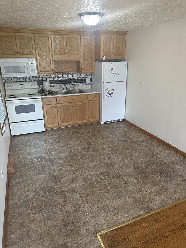 Building Photo - 93 High View Pl