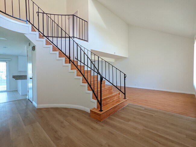 ¡Vestíbulo - 19854 Calle Granada