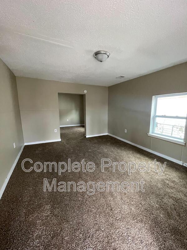 Building Photo - 454 2nd St N